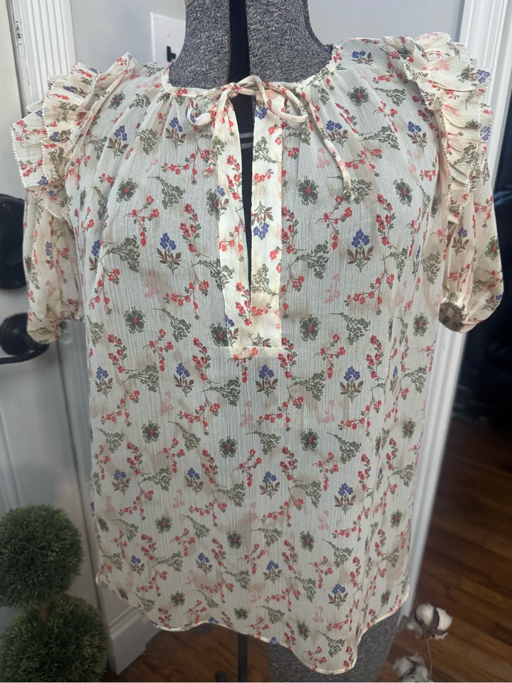 Women’s Olivaceous Floral Tie-Neck Ruffle Sleeve Blouse - Cream Medium